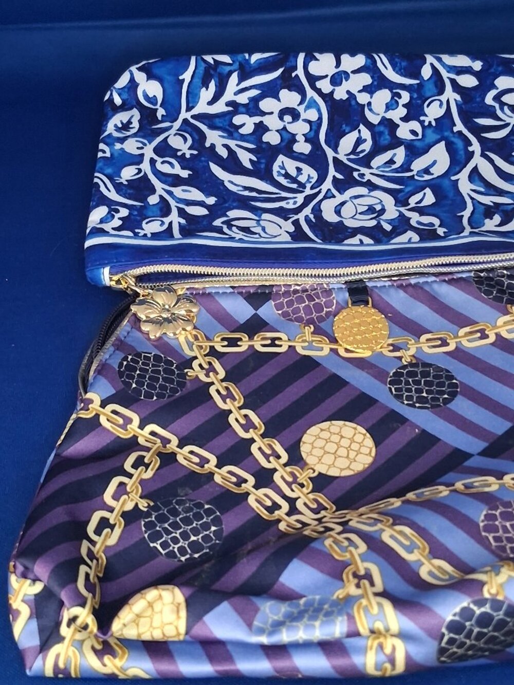 Estée Lauder Cosmetic Bag Duo Floral Pouch & Gold Chain Print Case - Picture 10 of 12